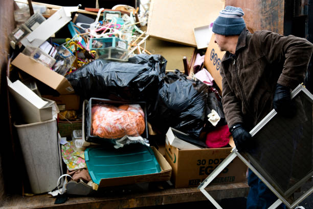 Best Garage Cleanout  in Mount Vernon, IA